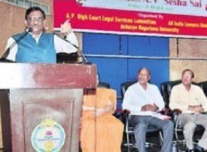 ర్యాగింగ్‌తో బంగారు భవిష్యత్తు నాశనం