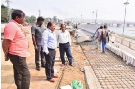 ఫ్లైఓవర్ పనులను వేగవంతం చేయాలి