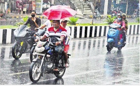 చిరుజల్లుల తొలకరిలో...