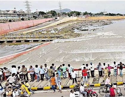 శాంతించిన కృష్ణమ్మ