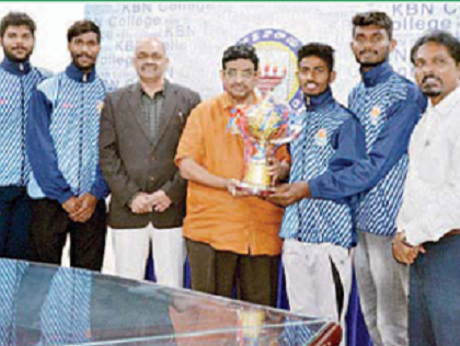 హ్యాండ్‌బాల్ పోటీలకు కేబీఎన్ విద్యార్థులు