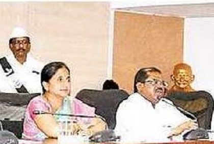 ప్రభుత్వ భూములపై సత్వరమే నివేదిక