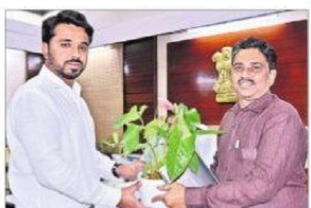 వీఎంసీ అదనపు కమిషనర్ బాధ్యతల స్వీకారం