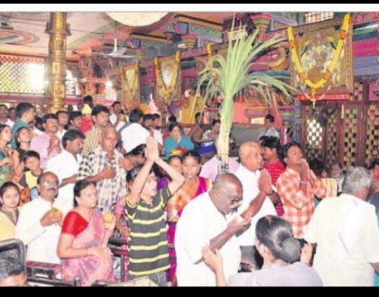 దుర్గమ్మ సన్నిధిలో భక్తుల రద్దీ