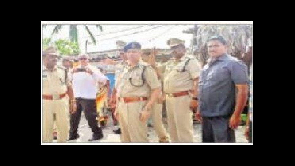 ముంపు ప్రాంతాల్లో విజయవాడ సీపీ