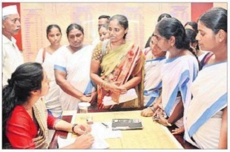 కొన్ని అర్జీలు అక్కడికక్కడే పరిష్కారం..