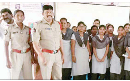 మహిళలకు రక్షణగా 'సైబర్ మిత్ర'
