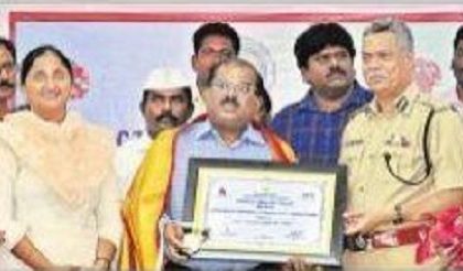 జిల్లా అభివృద్ధిలో అధికారుల పాత్ర ప్రశంసనీయం