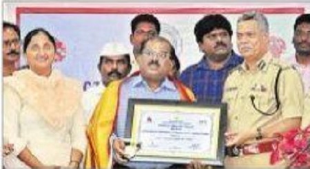 జిల్లా అభివృద్ధిలో అధికారుల పాత్ర ప్రశంసనీయం