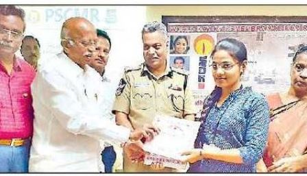ప్రమాదాలు అరికట్టడం యువతతోనే సాధ్యం: సీపీ