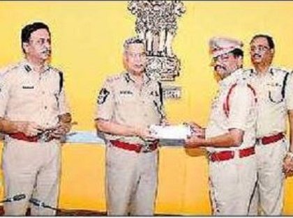మార్కెట్ దొంగను పట్టేశారు..!