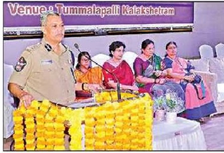 సమస్యల వద్దకే పోలీస్