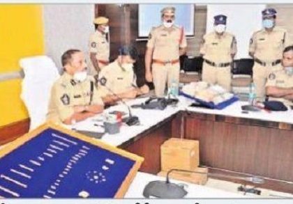 చోరి కేసులో నిందితుల అరెస్ట్