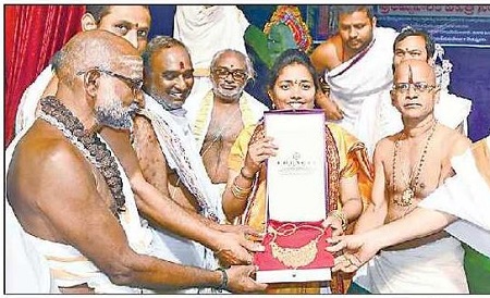 ఇంద్రకీలాద్రిపై.. ఆషాఢ మాస సారె సంబరాలు..!