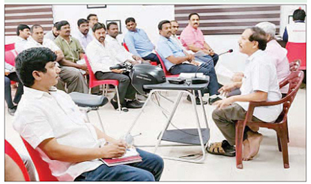 కొత్త వాహనాలకు హై సెక్యూరిటీ నెంబర్ ప్లేట్లు