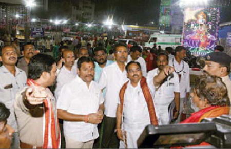 దుర్గగుడిలో సేవలు సద్వినియోగం చేసుకోండి