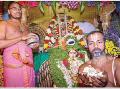 భక్తులతో కిక్కిరిసిన వైష్ణవాలయాలు