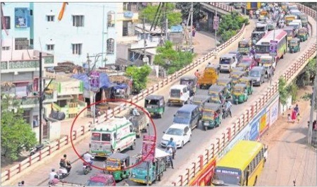 గీత దాటితే మోతే!