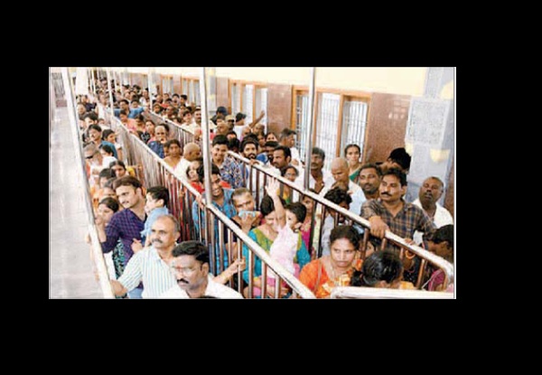 దుర్గమ్మ సన్నిధిలో 70 వేల మంది భక్తులు
