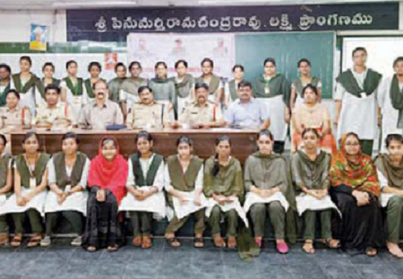 'సైబర్ మిత్ర-ఉమన్ సేఫ్టీ'పై విద్యార్థులకు అవగాహన
