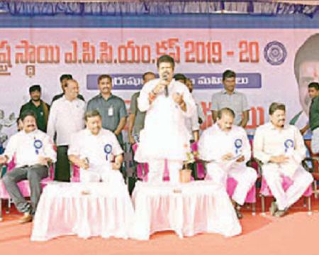 క్రీడా విజేతలకు దండిగా ప్రోత్సాహకాలు