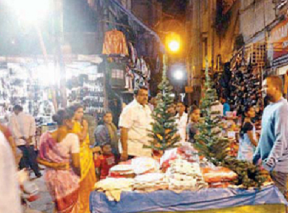 నగరంలో క్రిస్మస్ సందడి
