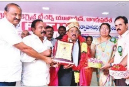 సమాజానికి దిక్సూచి ఉపాధ్యాయుడే