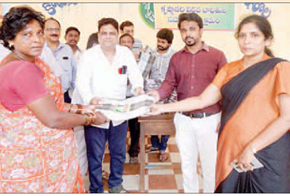 వరద బాధితులకు సాయం చేయండి