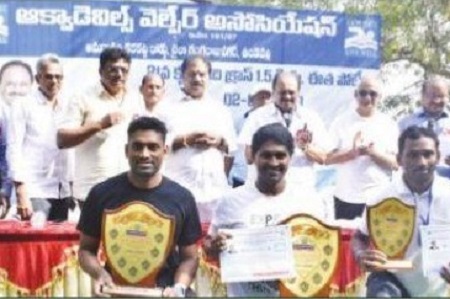 కృష్ణా నదిలో 'ఆక్వా డెవిల్స్' ఈత పోటీలు