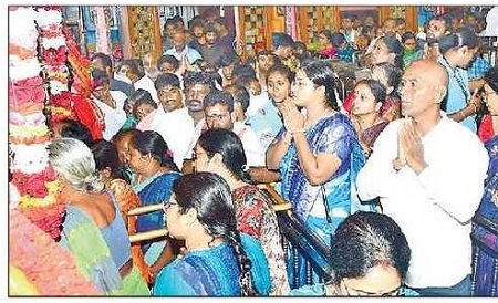 ఇంద్రకీలాద్రికి శ్రావణ శోభ