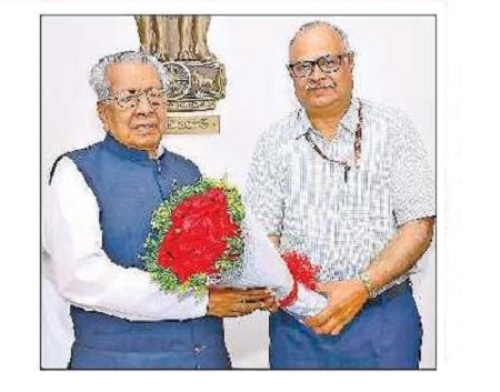 రైల్వే ప్రాజెక్టులు పూర్తి చేయండి