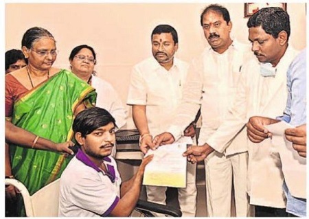 వైఎస్సార్ ఆసరాతో పేదలకు మేలు