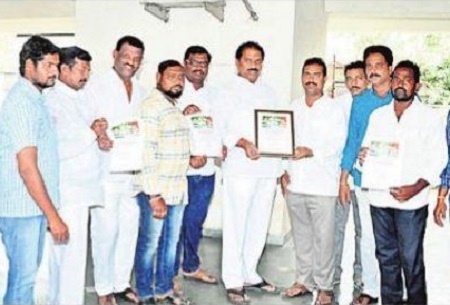 టోర్నమెంట్ల నిర్వహణతో క్రీడలపై ఆసక్తి