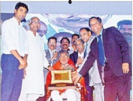 బాల కార్మిక వ్యవస్థ నిర్మూలనకు కృషి చేయండి