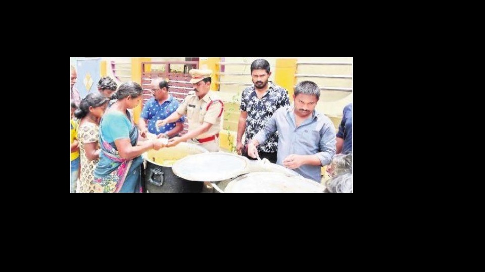 బాధితులకు పరామర్శలు..సాయాలు