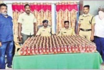 500 మద్యం బాటిల్స్ స్వాధీనం