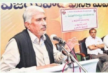 సోషల్ మీడియా ప్రమాదకరం