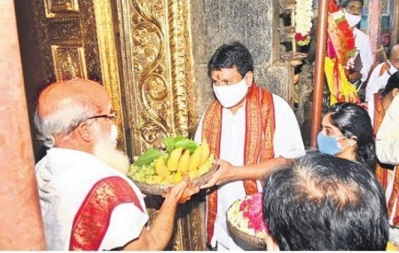 దుర్గమ్మకు ఆషాఢ సారె