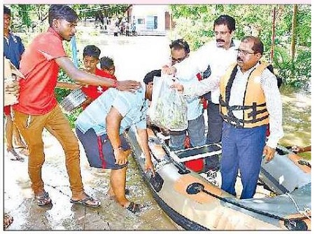 అధికారులంతా అప్రమత్తంగా ఉండాలి