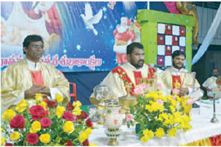 సెయింట్ పీటర్స్ కథెడ్రల్‌లో ఘనంగా క్రీస్తు జయంతి వేడుకలు