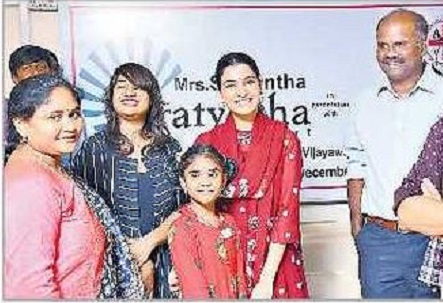 చిన్నారులతో హీరోయిన్ సమంత