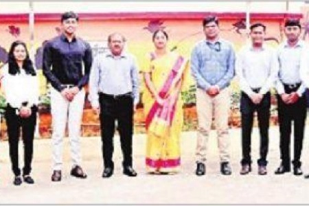 ప్రజలకు సేవ చేయడం అదృష్టంగా భావించాలి