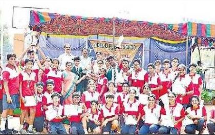 విద్యతో పాటు క్రీడలకు ప్రాధాన్యం