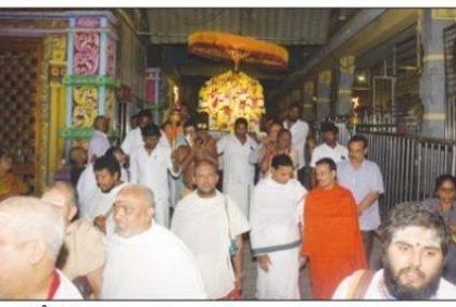 పరవశింప చేసిన పల్లకి సేవ