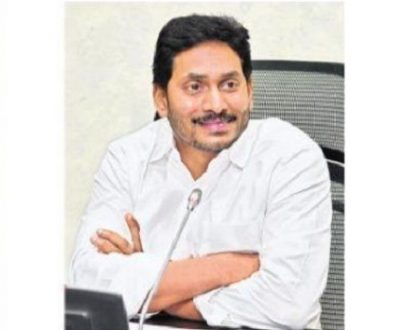 ప్రతిష్టాత్మక పనులకు నిధుల కొరత రాకూడదు