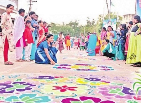 ఇంటింటా పండుగే..