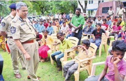 పసివాళ్లే.. పన్నోళ్లు!