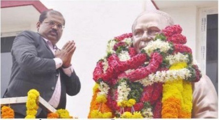 అందరికీ ఆదర్శప్రాయుడు శంకరన్