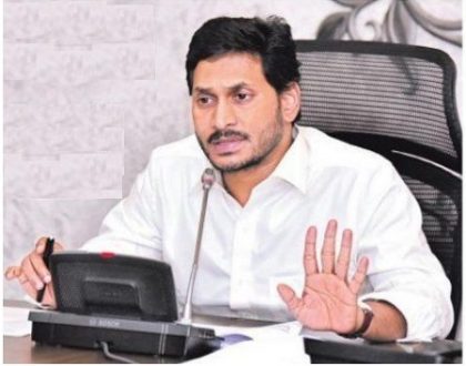 వరదలు తగ్గగానే.. భారీగా ఇసుక