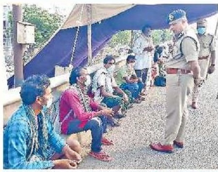 లాక్ డౌన్ నిబంధనలు స్వచ్ఛందంగా  పాటించాలి: సీపీ